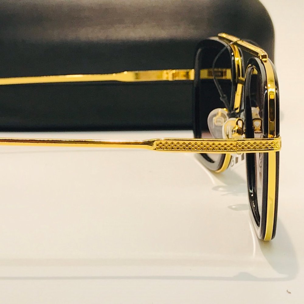 Stylish Shades - Picture 4 of 4